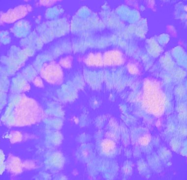 Mor hippi tişörtü. Soyut Girdap Desenleri. 