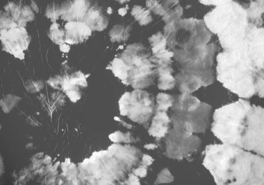 Boyalı kumaş. Beyaz Artistik Gömlek. Hippi.