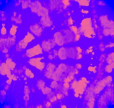 Kravatlı tişört. Pembe Batik kumaş. Kravat Ölüm Sanatı