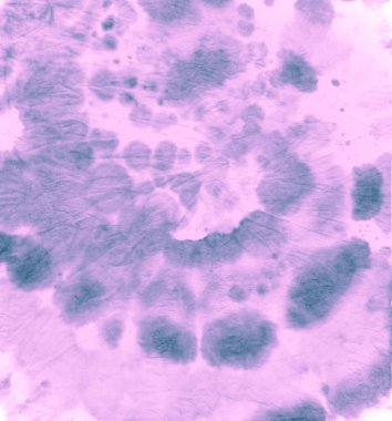 Kravatlı tişört. Pembe Sanatsal Kumaş. Kravat Ölümü