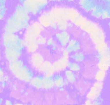 Mor hippi tişörtü. Soyut Spiral Tasarım.