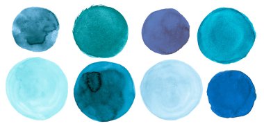 Deniz Suluboya Çemberi. Kağıt üzerinde grafiksel fırça darbeleri. Hafif Sanat Spots elementleri. El Boyası Suluboya Çemberi.