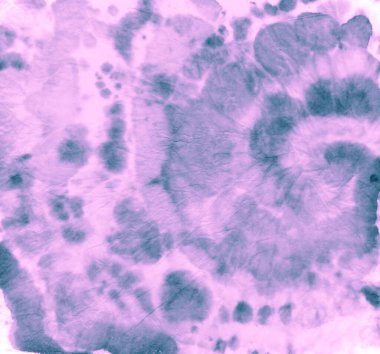 Kravatlı tişört. Pembe renkli kumaş. Tye Boya Sanatı