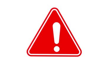 4k olarak beyaz ekran arkaplanındaki canlandırılmış kırmızı alarm simgesi