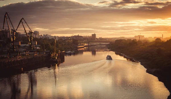 Tyumen mostu przy ulicy Unii — Zdjęcie stockowe