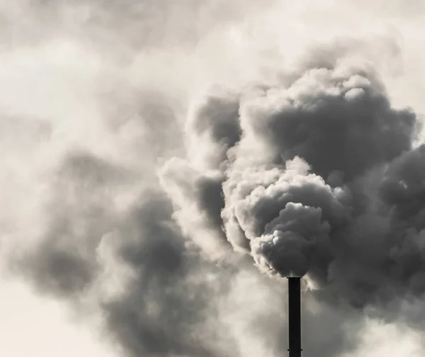 Kirli, siyah endüstriyel duman geçmişi