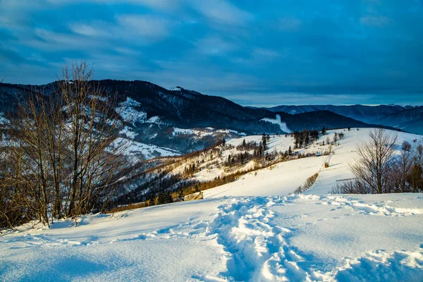 Zimní Sezóna Sníh Vrcholu Hory Pozadí Hor Ranní Svítání Nový — Stock fotografie