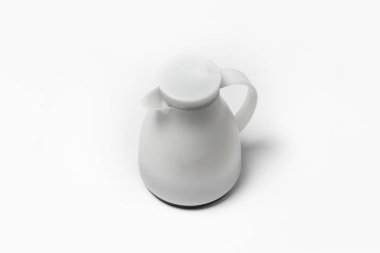 Elektrik ısıtıcısı beyaz arka planda izole edilmiş. Yüksek çözünürlüklü fotoğraf. Model.