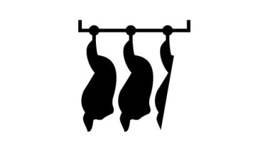 Kesilmiş hayvan leşleri depo hattı simgesi animasyonunda asılı.