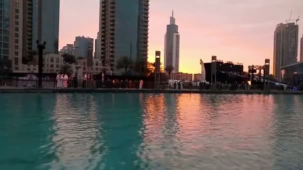 Vista da cidade a partir do rio — Vídeo de Stock