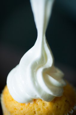 İsviçre merinque krem