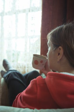 Bardak çay ile Isınma