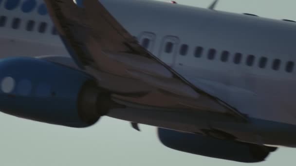 Letecké společnosti Boeing 737 Pobeda vzlétají — Stock video