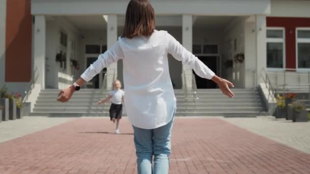 Mother Meet Her Kids From School — Stock Video