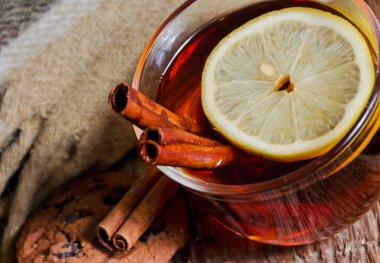 cam fincan sıcak bir içecek