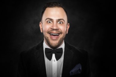 Şaşırmış bir adamın portresi.