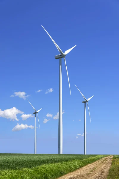 Turbinas eólicas geradoras de eletricidade . — Fotografia de Stock