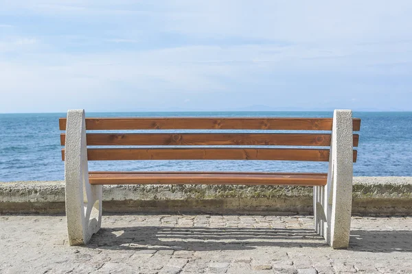 Banc vide et mer . — Photo