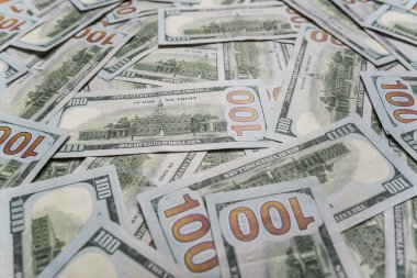 Yüz dolarlık bir geçmiş..