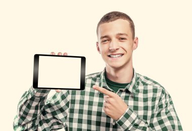 genç adam Tablet PC'yi kullanma