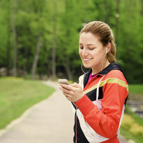 Lady uitgevoerd op een park — Stockfoto