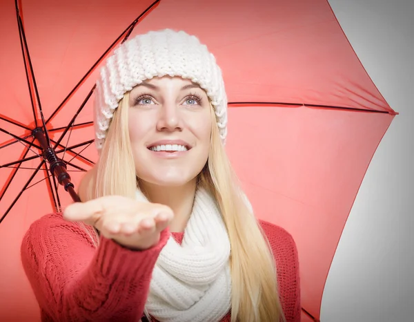 Blonde with red umbrella. — Stock Photo, Image