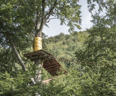 ZIP-line için platform.