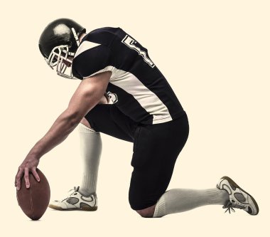 Amerikalı futbolcu.