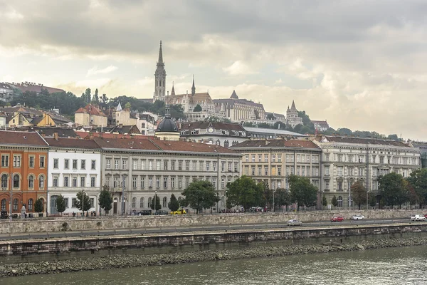 Budapeşte - St Matthews Katedrali ve Calvins Kilisesi — Stok fotoğraf