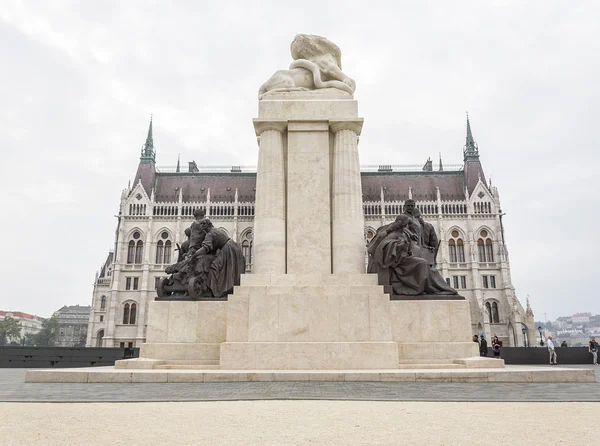 Monument voor Istvan Tisza in Boedapest. — Stockfoto