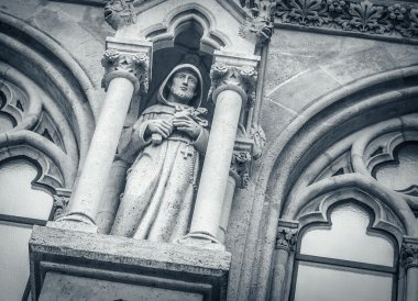 Gotik heykel, Ortaçağ.
