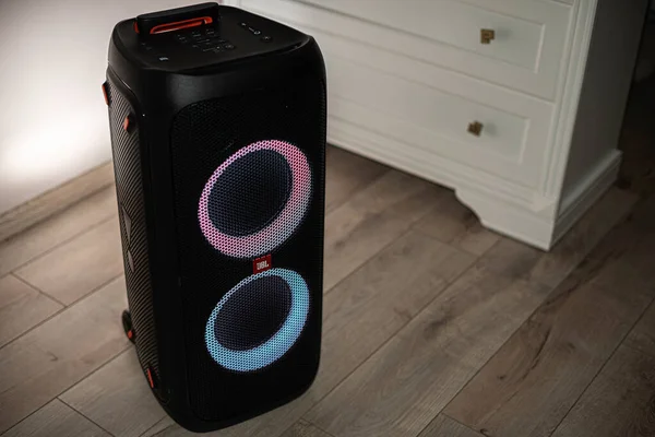 JBL Partybox 310 - nieuwe draagbare luidspreker van JBL — Stockfoto