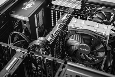 Bilgisayar kurulumu. Yeni işlemci Ryzen 7 ve bilgisayar anakart Asus rog crosshair kahraman ddr ve Nvidia GTX
