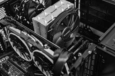 Bilgisayar kurulumu. Yeni işlemci Ryzen 7 ve bilgisayar anakart Asus rog crosshair kahraman ddr ve Nvidia GTX