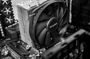 Bilgisayar kurulumu. Yeni işlemci Ryzen 7 ve bilgisayar anakart Asus rog crosshair kahraman ddr ve Nvidia GTX