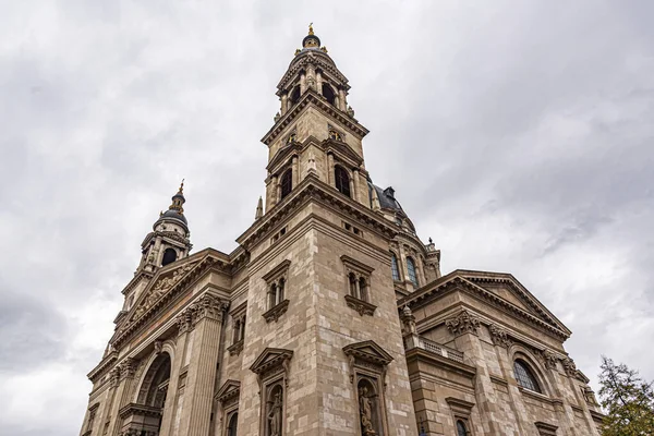 St. Stephens Basilica is a Roman Catholic church in Budapest, Hungary — Stock Photo, Image