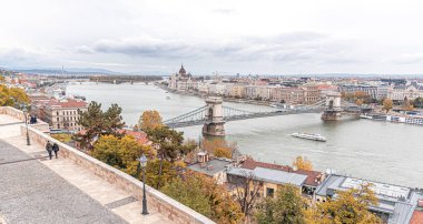 Macaristan, Budapeşte 'de sonbaharda yukarıdan Budapeşte kenti manzarası.