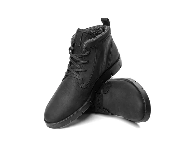 Zapatos de invierno aislados sobre fondo blanco. Botas invierno negro — Foto de Stock