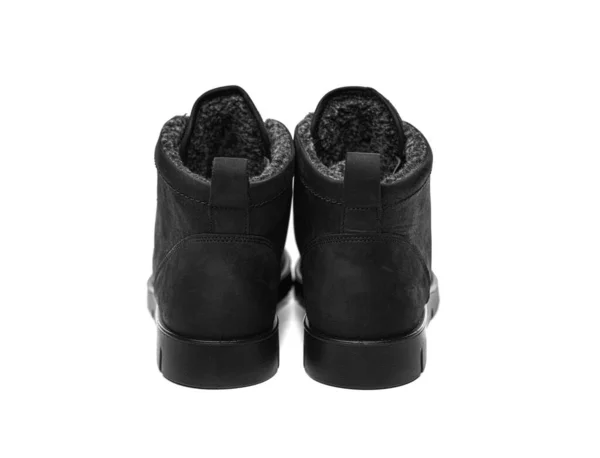 Zapatos de invierno aislados sobre fondo blanco. Botas invierno negro — Foto de Stock