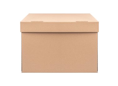 Karton posta kutusu beyaz arkaplanda izole edildi.