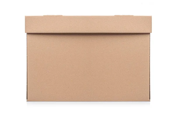 Caixa de correio de papelão isolada no fundo branco. — Fotografia de Stock