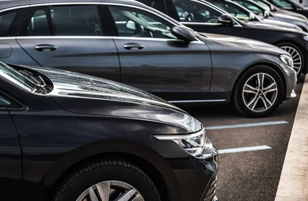 Parking for cars in the city. — Stock Photo, Image