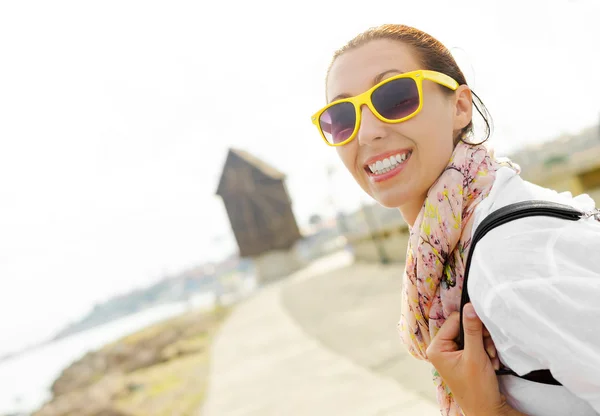 Girl traveler — Stock Photo, Image