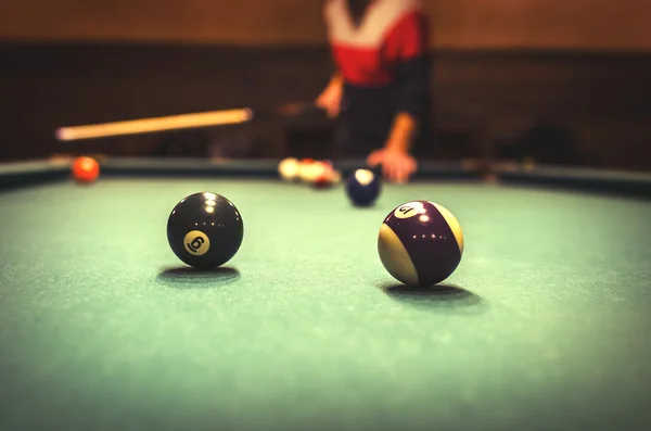 Bilardo oynarken — Stockfoto