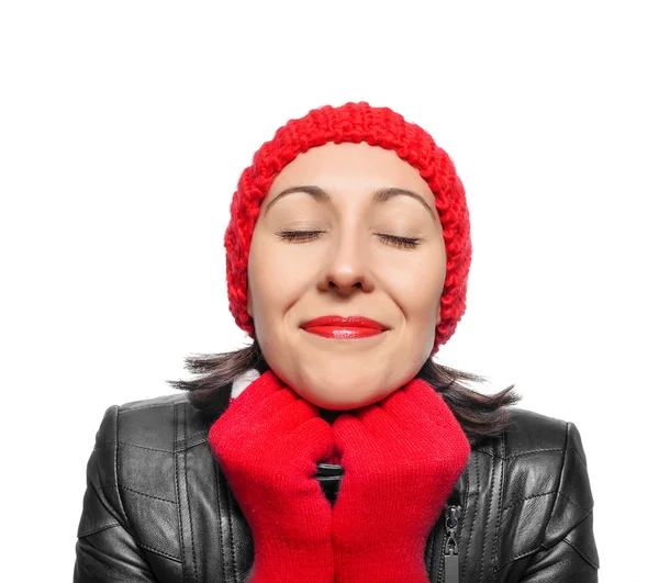 Hermosa mujer en sombrero rojo, bufanda y mitones sobre fondo blanco —  Fotos de Stock