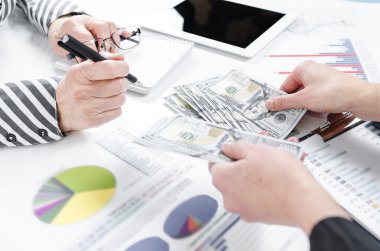 Doları banknot alışverişi iş adamları