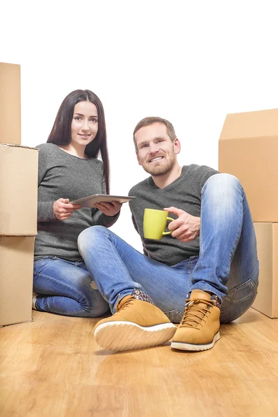 Pareja en nuevo hogar . — Foto de Stock