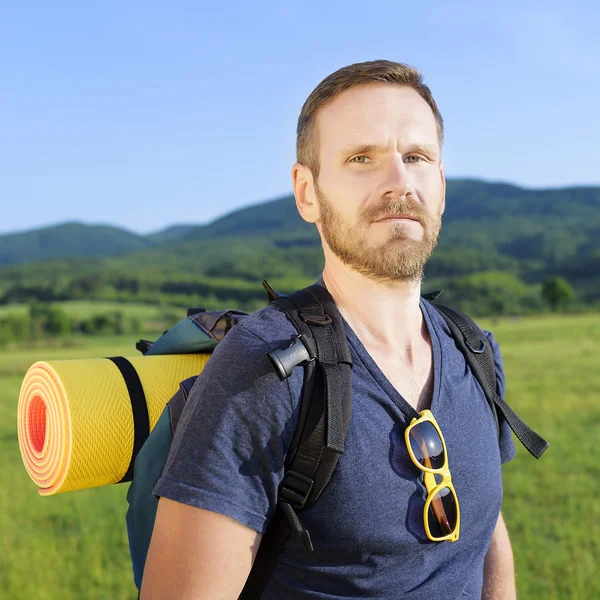 Turista na kopci. — Stock fotografie