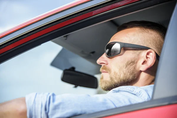 車の中で男. — ストック写真