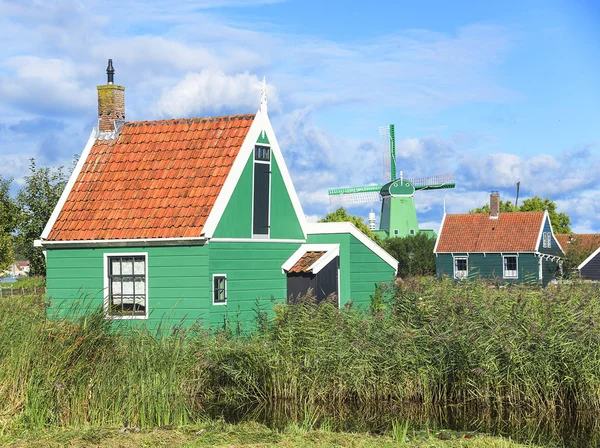 Traditional Dutch village. — Stock Photo, Image